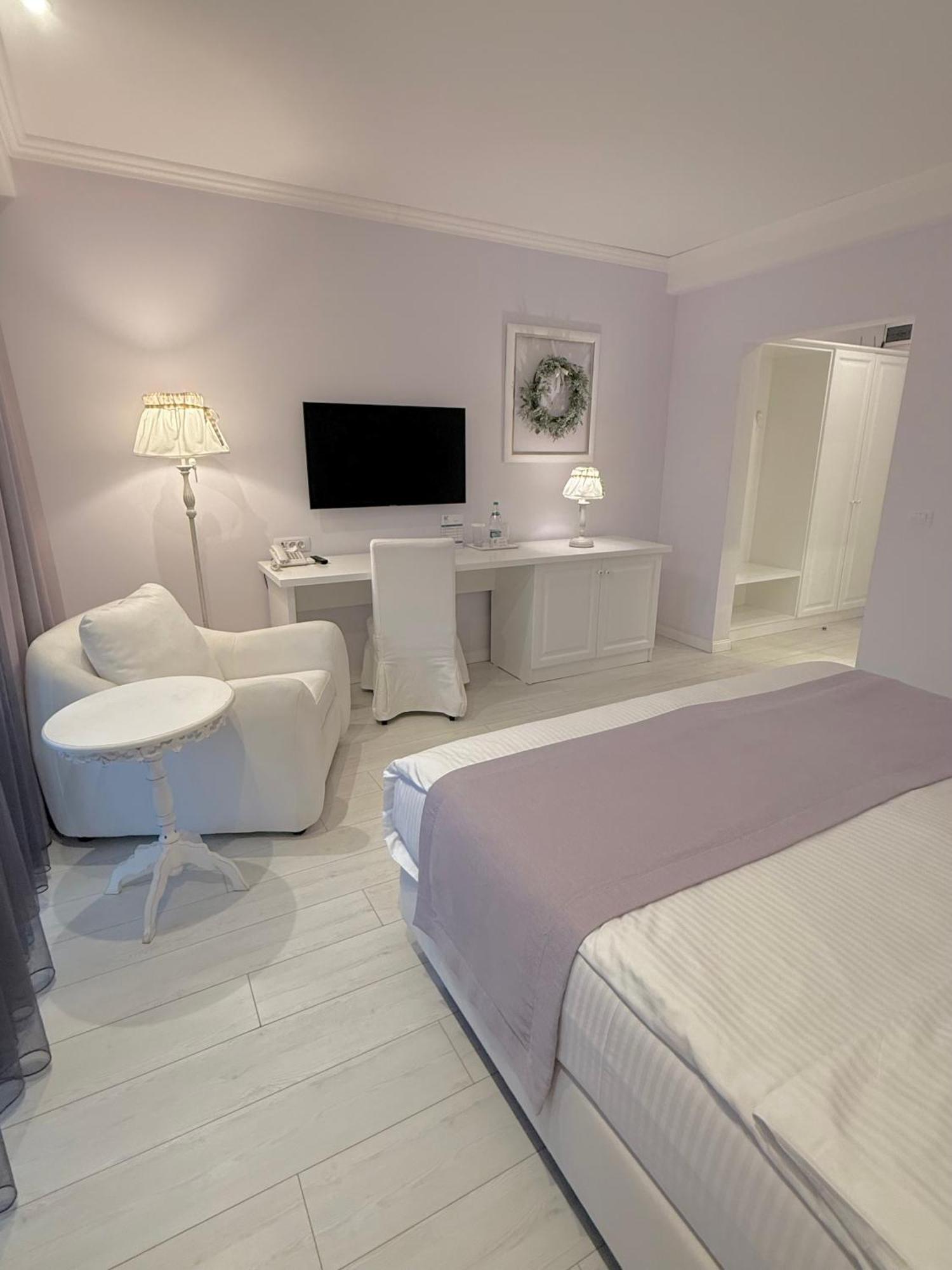 Krystal Boutique Mansion Hotel ฮูเนโดอารา ภายนอก รูปภาพ