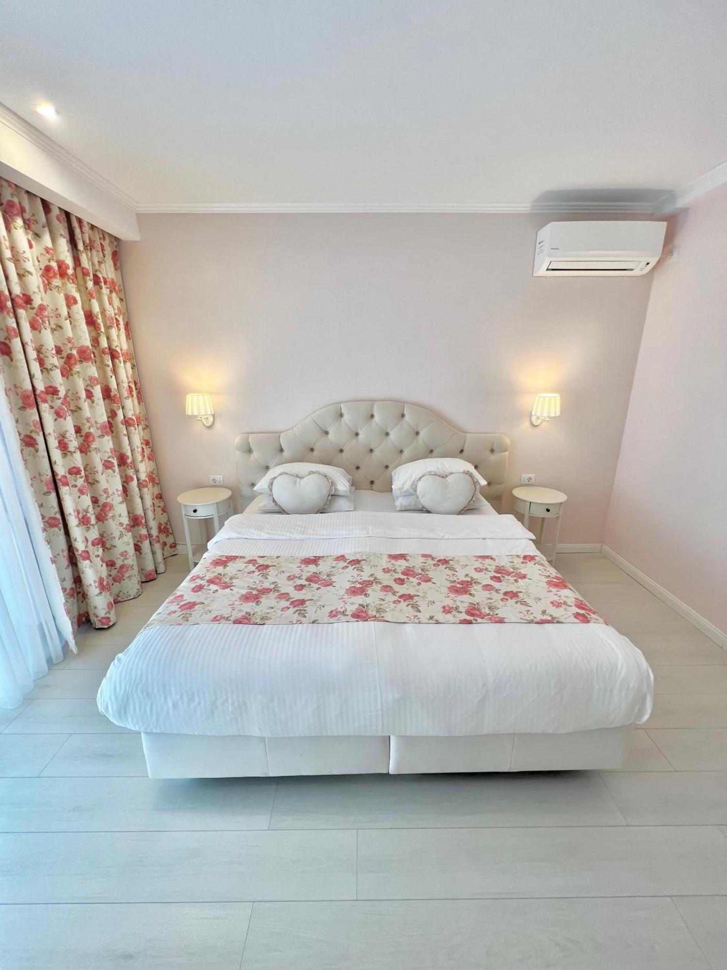 Krystal Boutique Mansion Hotel ฮูเนโดอารา ภายนอก รูปภาพ