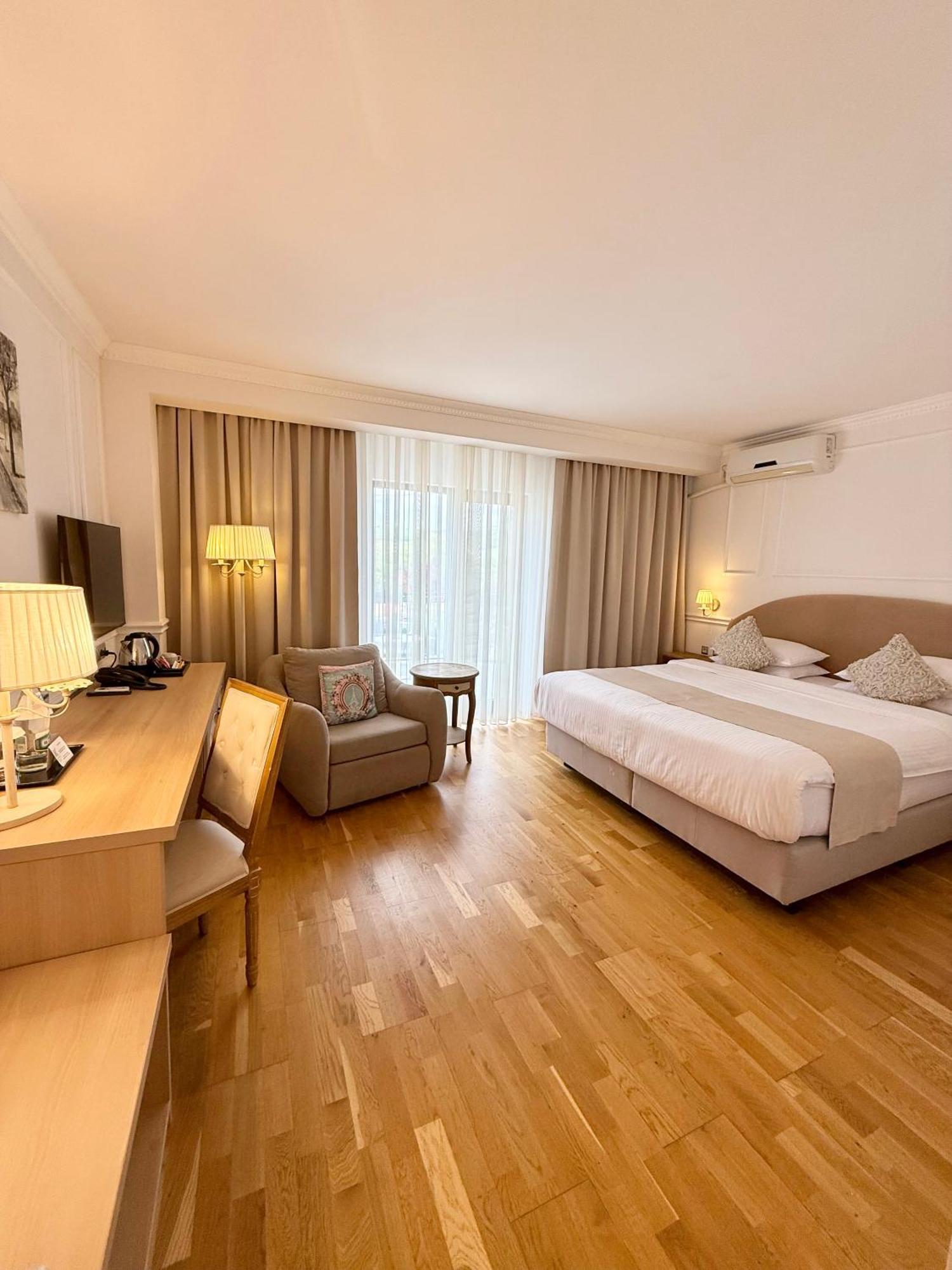 Krystal Boutique Mansion Hotel ฮูเนโดอารา ภายนอก รูปภาพ